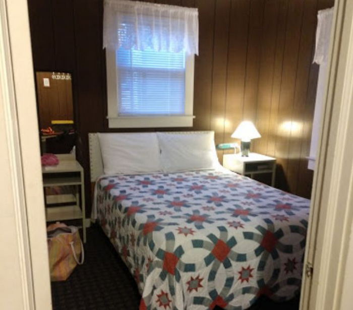 Great Escape Motor Lodge (Redwoood Motor Lodge) - Web Listing (newer photo)